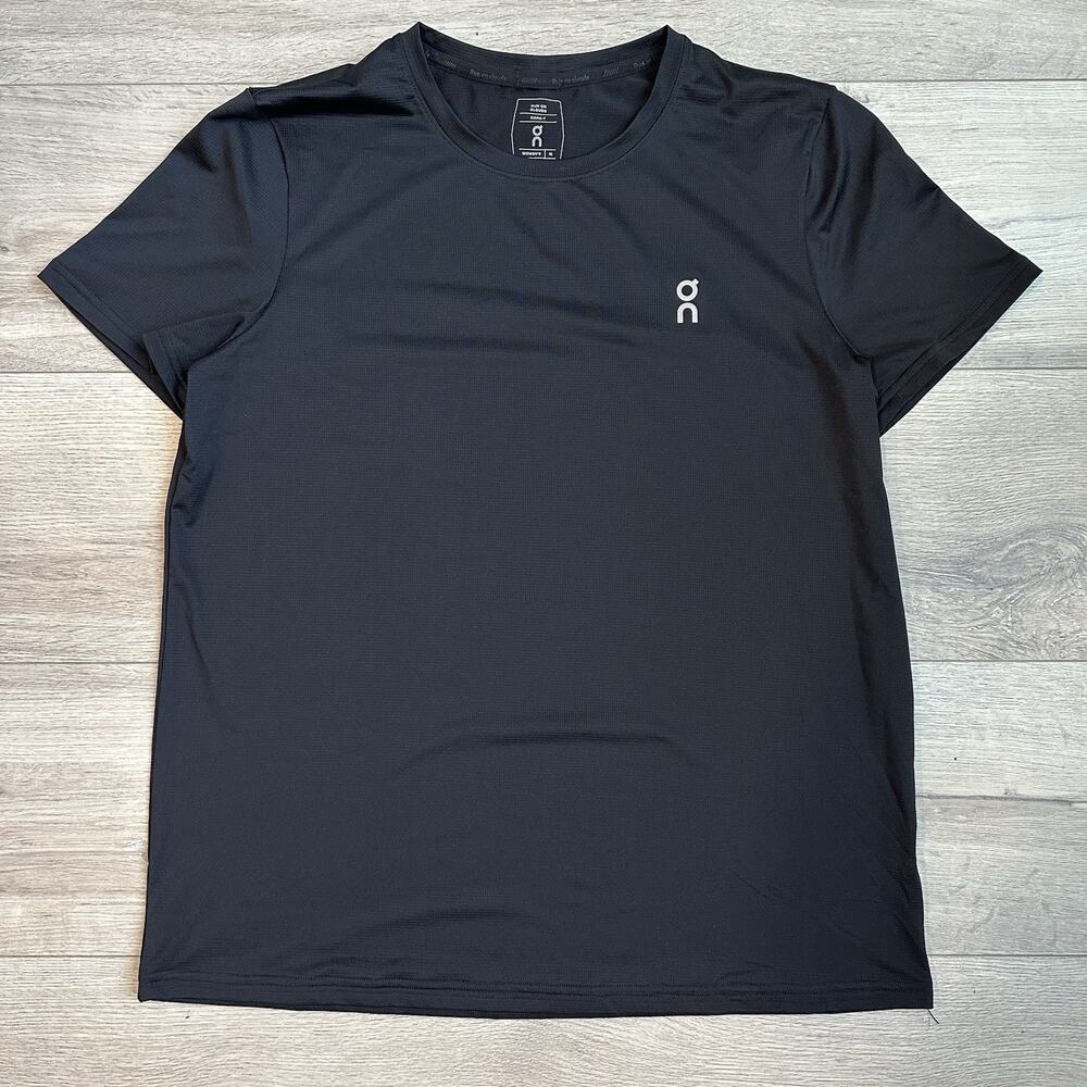 On Running Cloud Core-T Women Size M Black Reflective Training Top Running